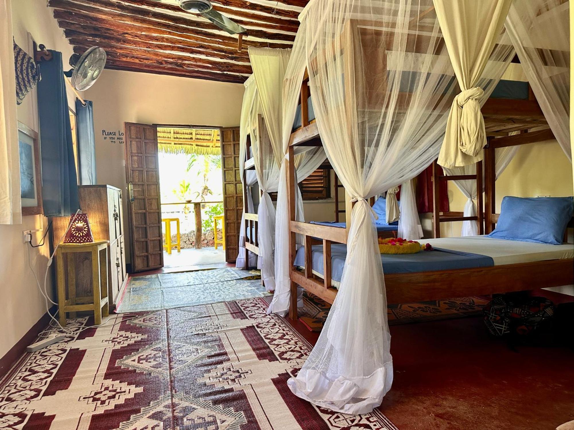 Hotel Kameleon Blue à Kizimkazi Extérieur photo